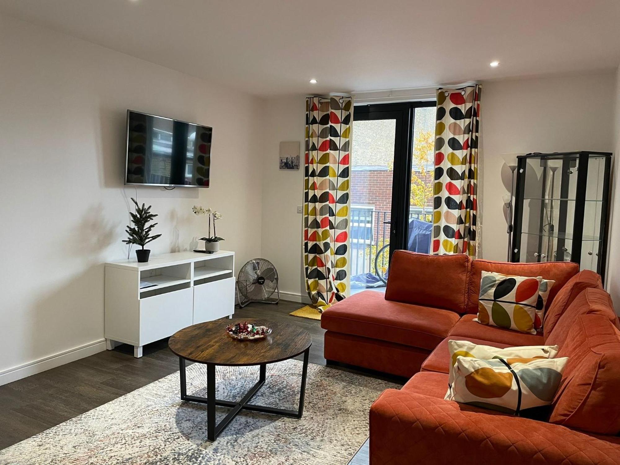 Modern En-Suite Room And Self Catering In Лондон Екстериор снимка