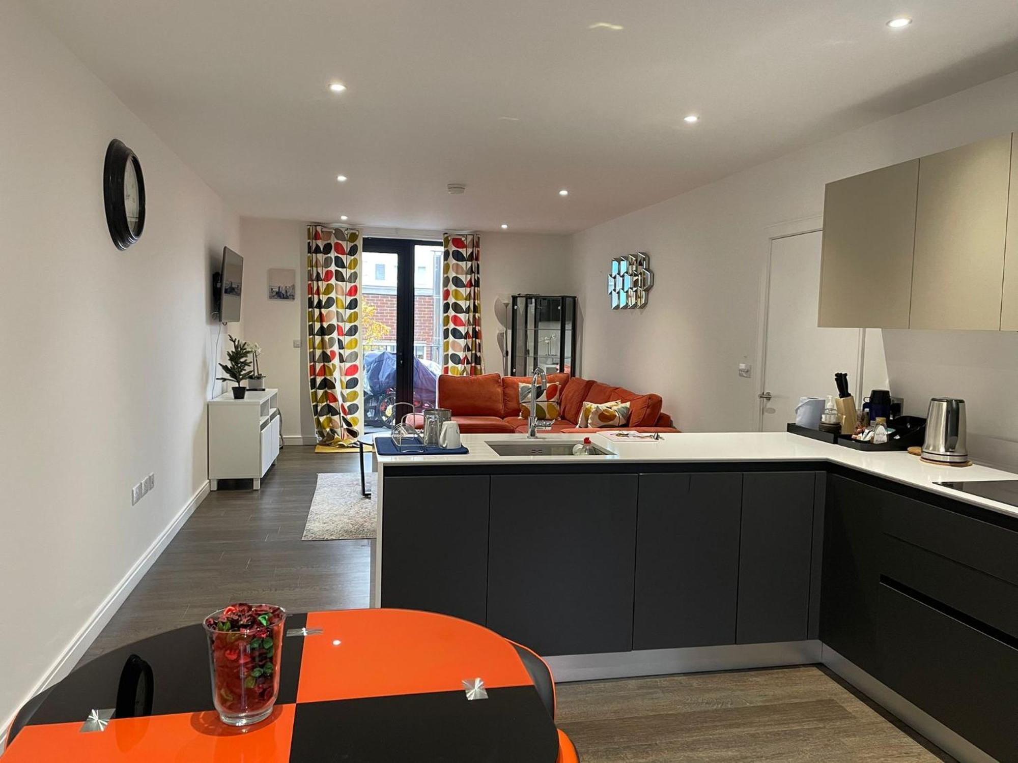 Modern En-Suite Room And Self Catering In Лондон Екстериор снимка